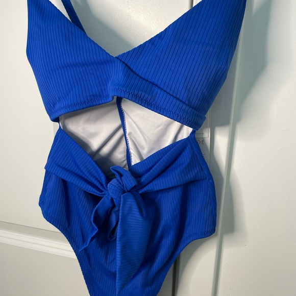 One Piece Bathing-suit NEW WORN - Picture 3 of 3